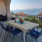 Apartment Maiden *