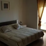 Apartment Maiden *